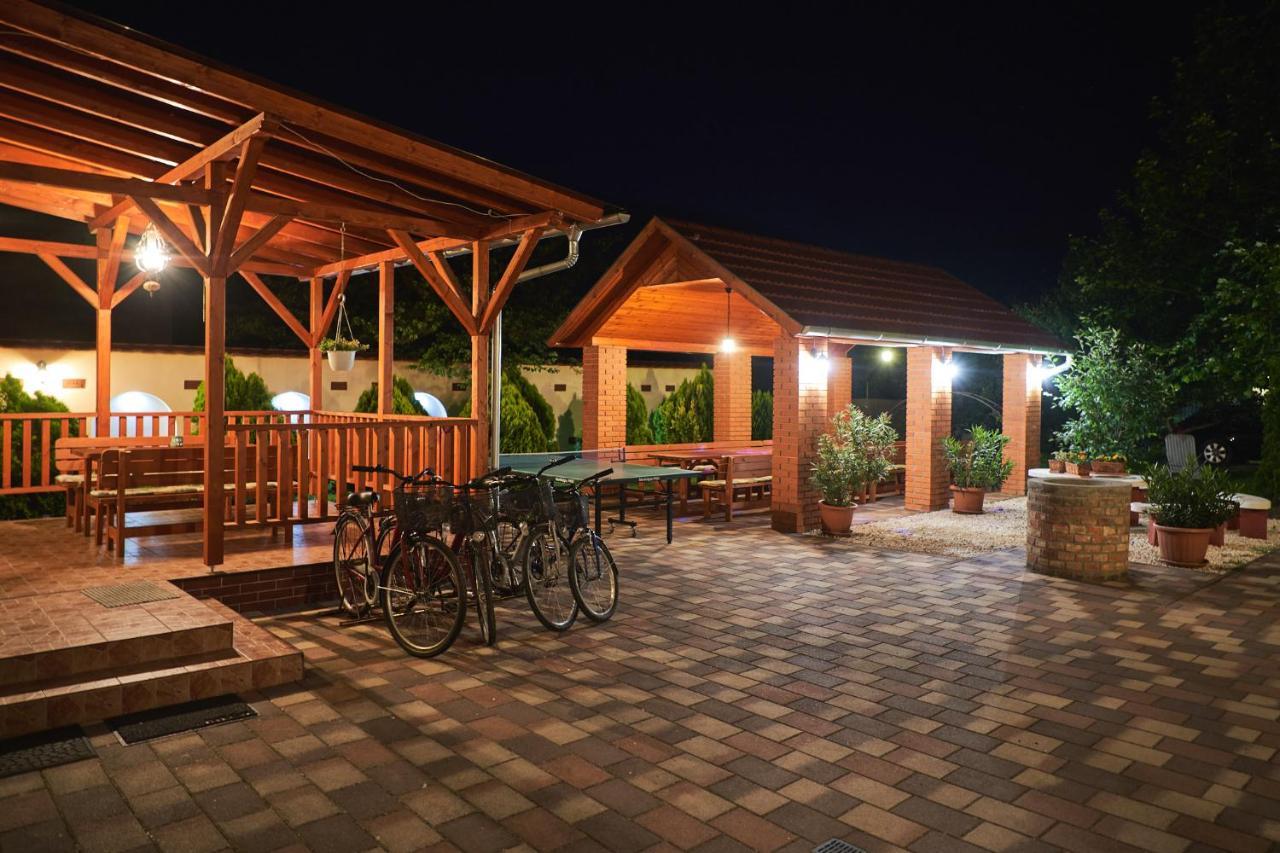Park-Lak Vendeghaz Hotel Mako Exterior photo